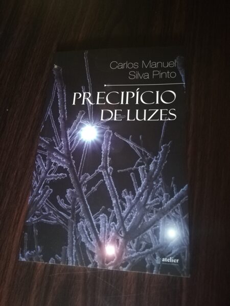 Livro "Precipício de luzes"